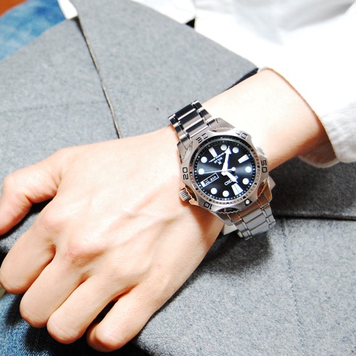 送料無料】今人気のセイコー SEIKO ソーラー メンズ 腕時計 SNE107P1